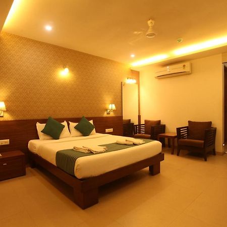 Hotel Beach Garden Мумбаи Экстерьер фото