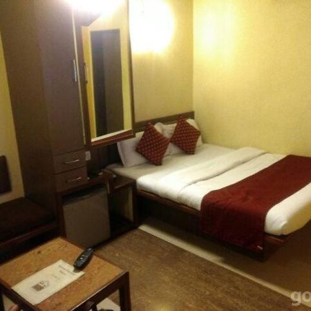 Hotel Beach Garden Мумбаи Экстерьер фото