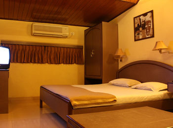 Hotel Beach Garden Мумбаи Экстерьер фото